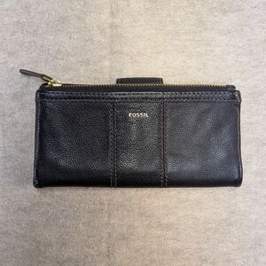 Fossil Black Pebbled Leather Zipper Closure Credit Card ID Window Bifold Wallet